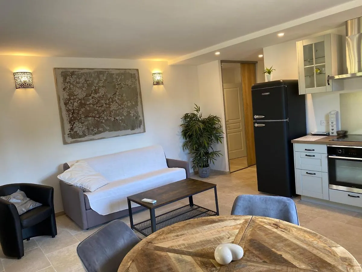 Chambres D'Hotes Les Amandiers Saint-Tropez 0*,  France