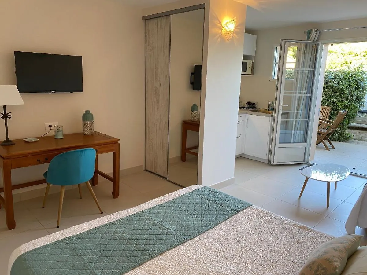 Chambres D'Hotes Les Amandiers Saint-Tropez Guest house