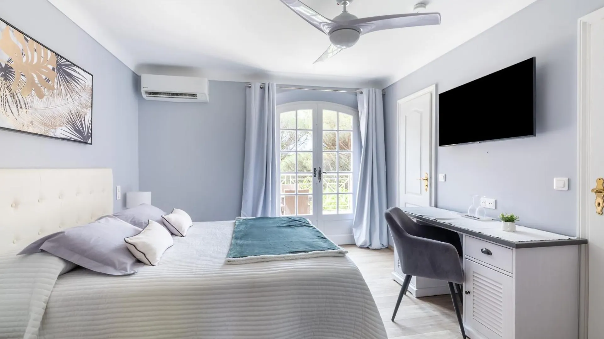 Chambres D'Hotes Les Amandiers Saint-Tropez France