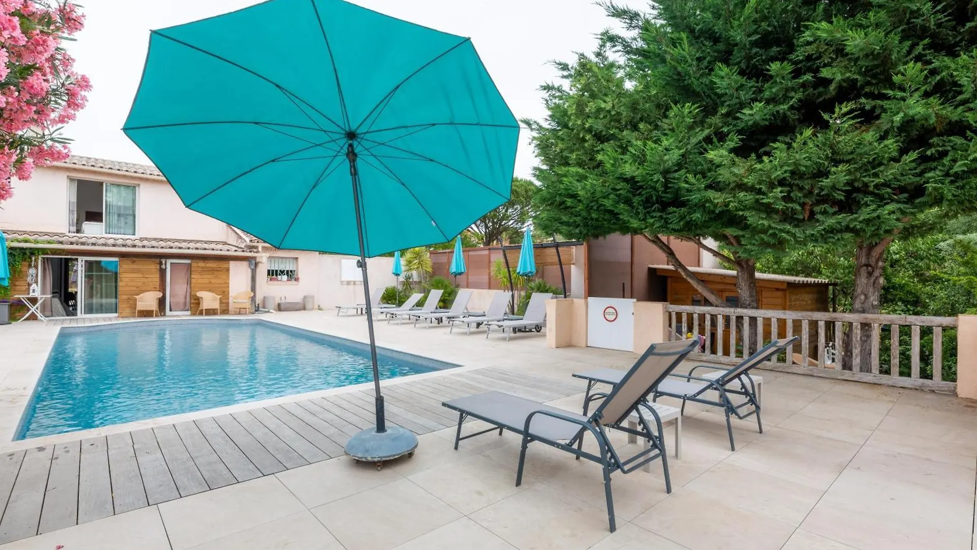 Chambres D'Hotes Les Amandiers Saint-Tropez Guest house